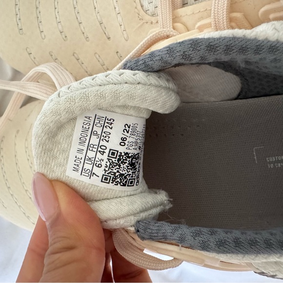 Adidas ultraboosts baby pink brand new condition - Picture 5 of 5